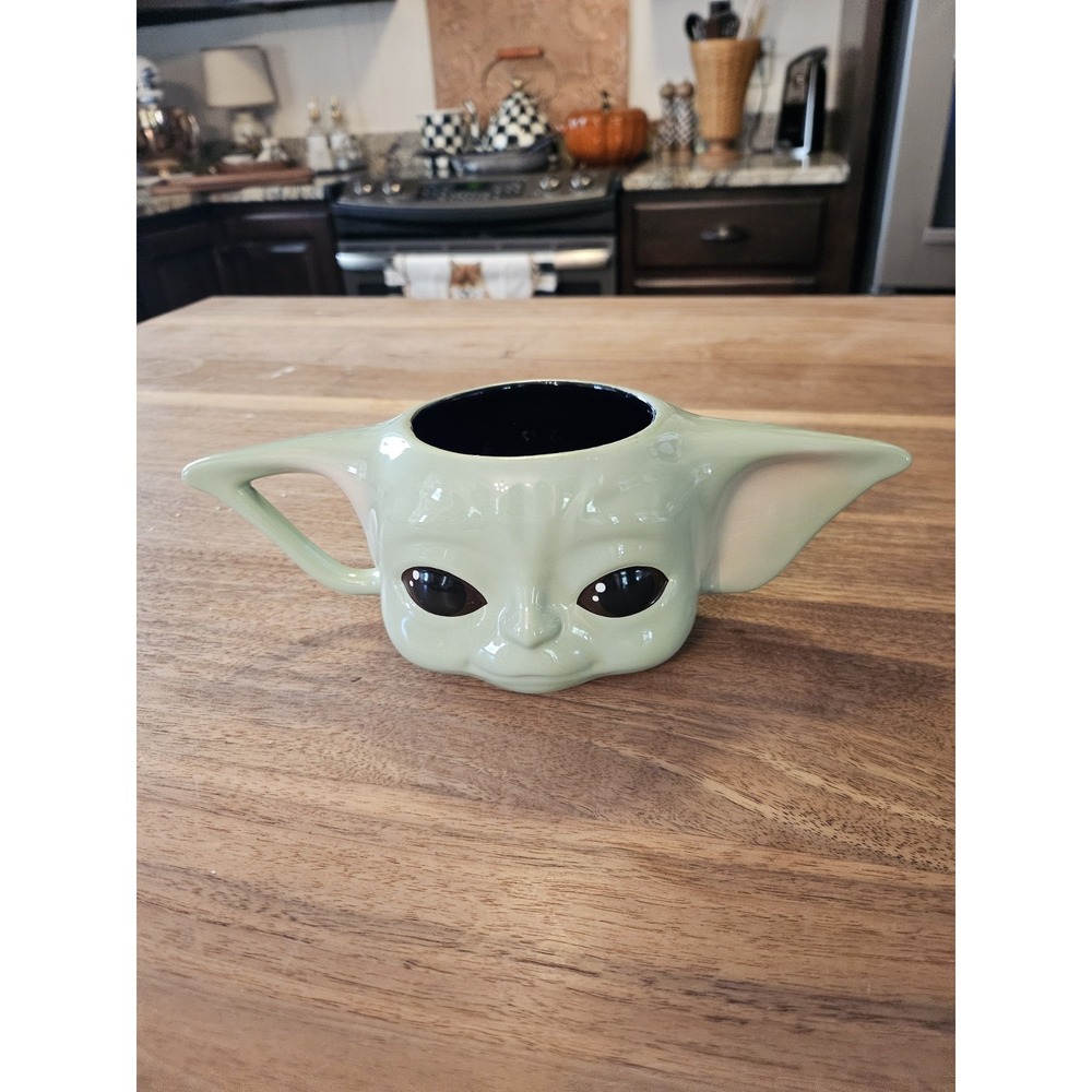 Baby Yoda Grogu. The Mandolorian. 3D Face. Disney  Lucasfilm. Star Wars